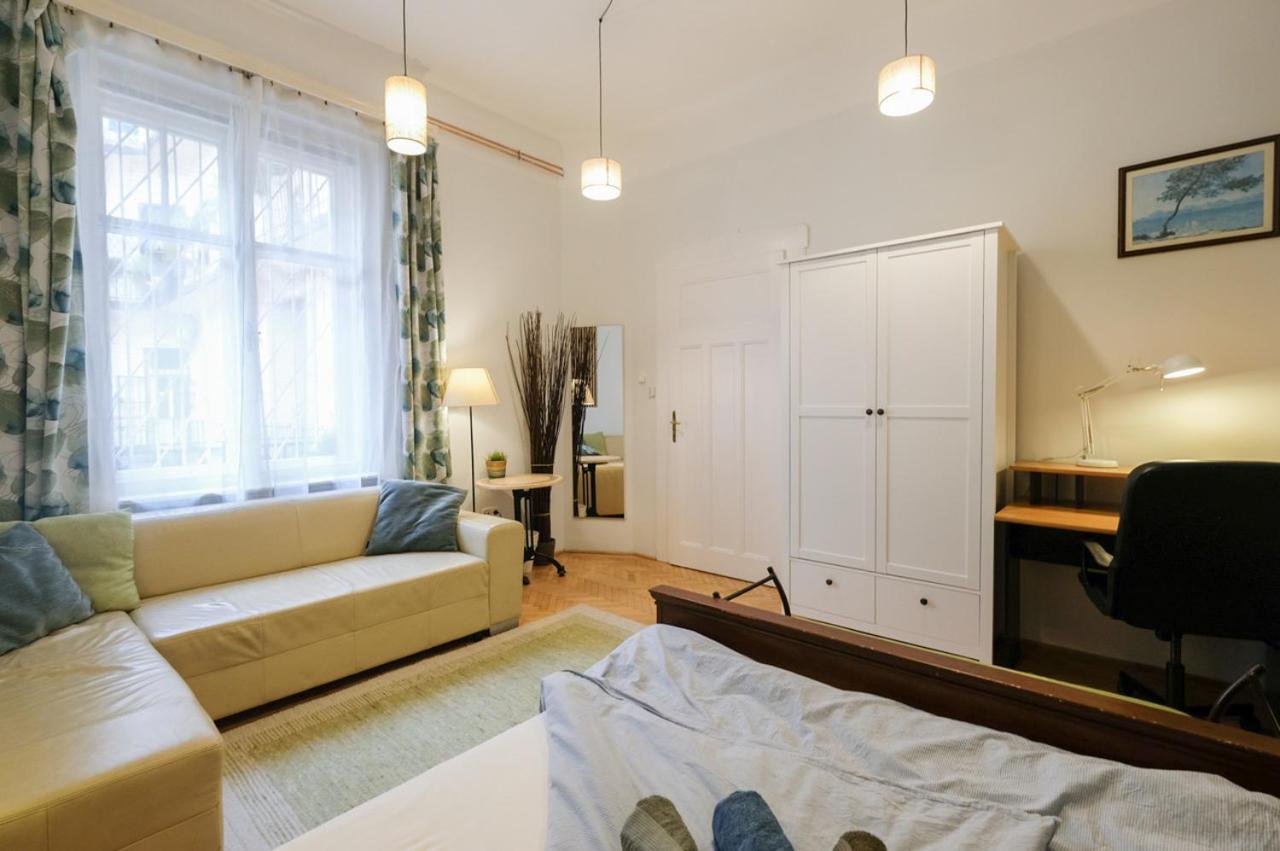 Acacia Hostal