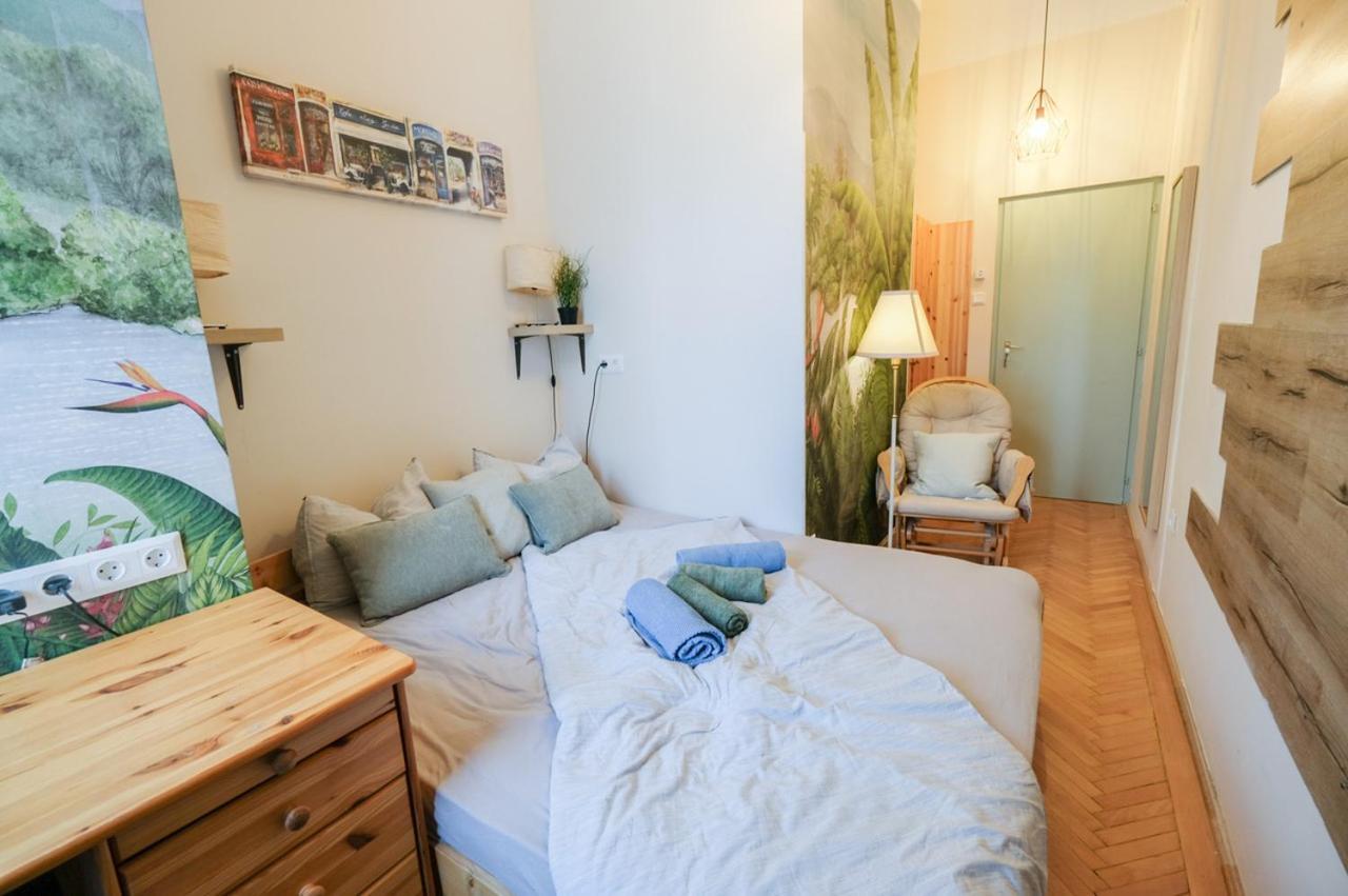 Hostal Acacia *