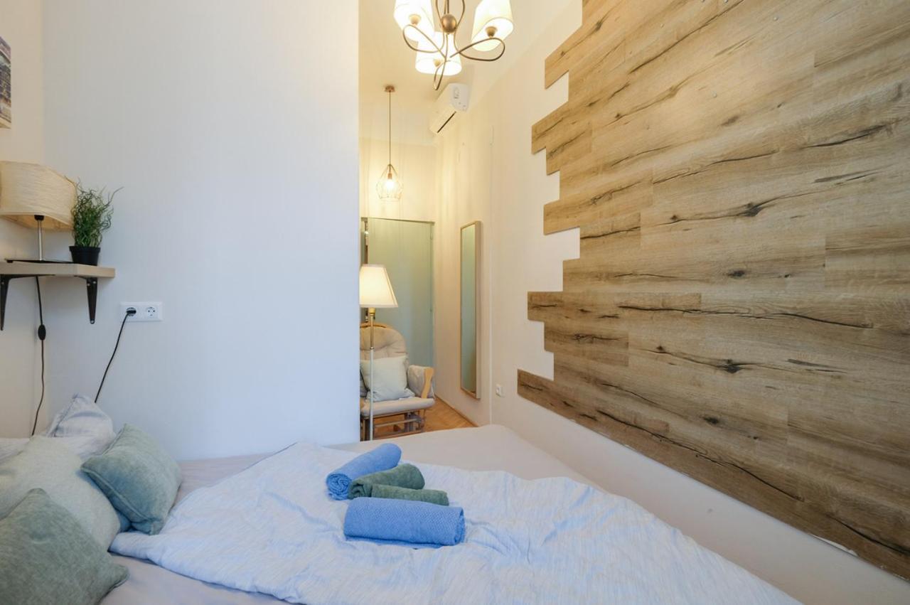 Hostal Acacia *
